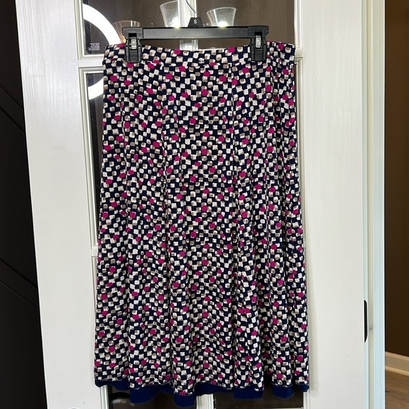 TRAVELSMITH Navy Print Stretch Waist Skirt Size Small - Picture 2 of 7
